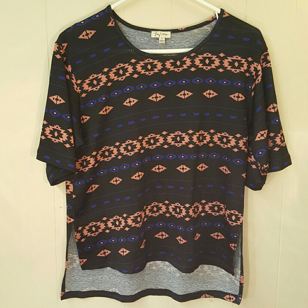 Lily White Aztec size 8 top